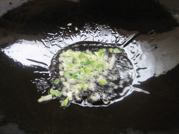 芹菜叶土豆汤步骤3
