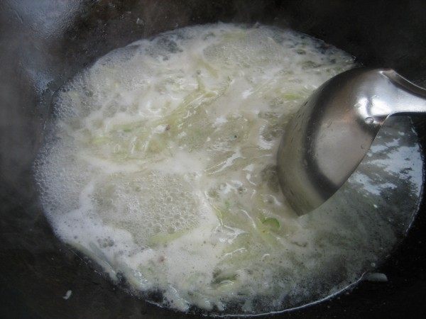 芹菜叶土豆汤步骤5
