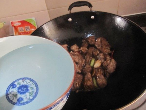 白萝卜炆羊排步骤3