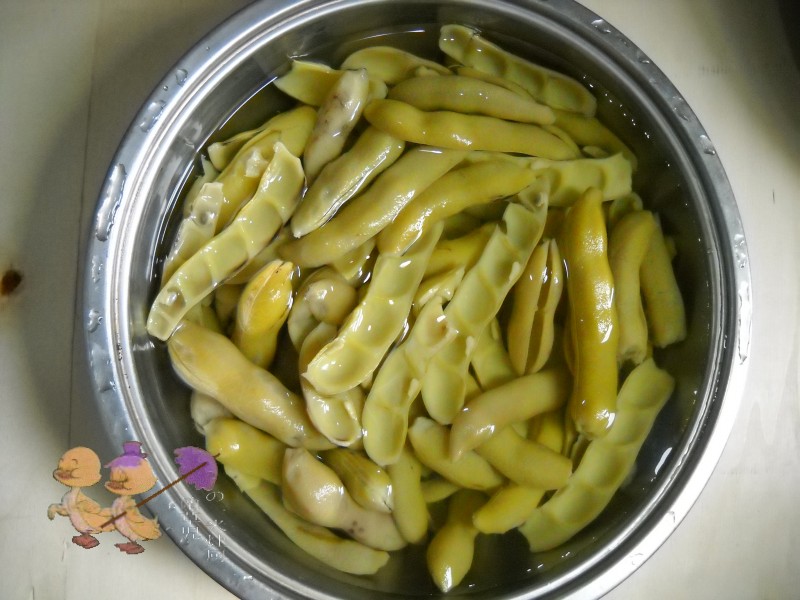葱香米椒狗爪豆步骤1