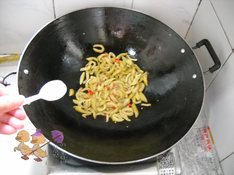 葱香米椒狗爪豆步骤6
