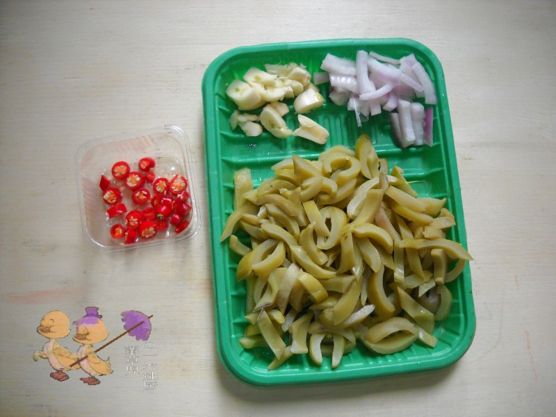 葱香米椒狗爪豆步骤2