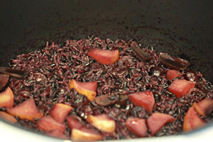 香甜黑米红枣饭步骤4