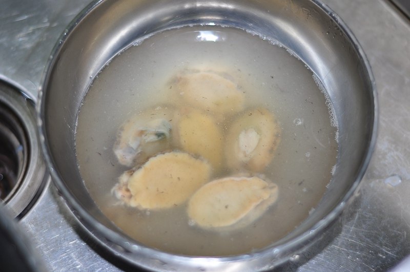 鲍鱼蒸粉丝步骤2