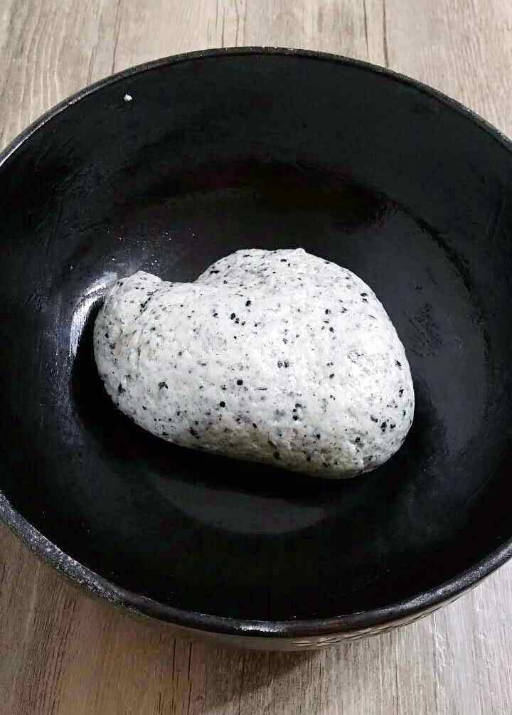 杏仁黑芝麻补肾戚风步骤2