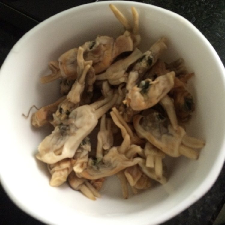 茶树菇炖鸭汤步骤1