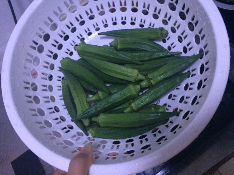 蒜蓉秋葵步骤1