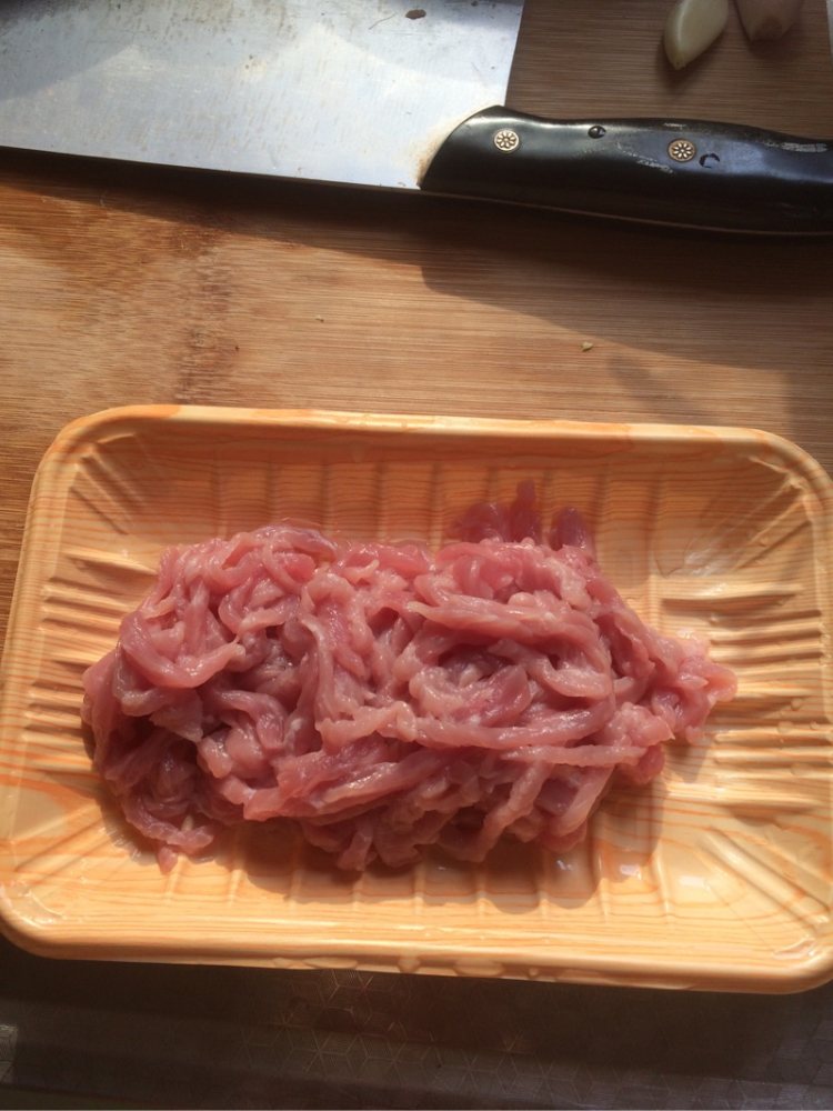 韭黄肉丝步骤2