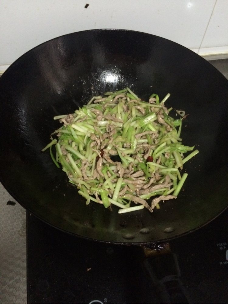 韭黄肉丝步骤7