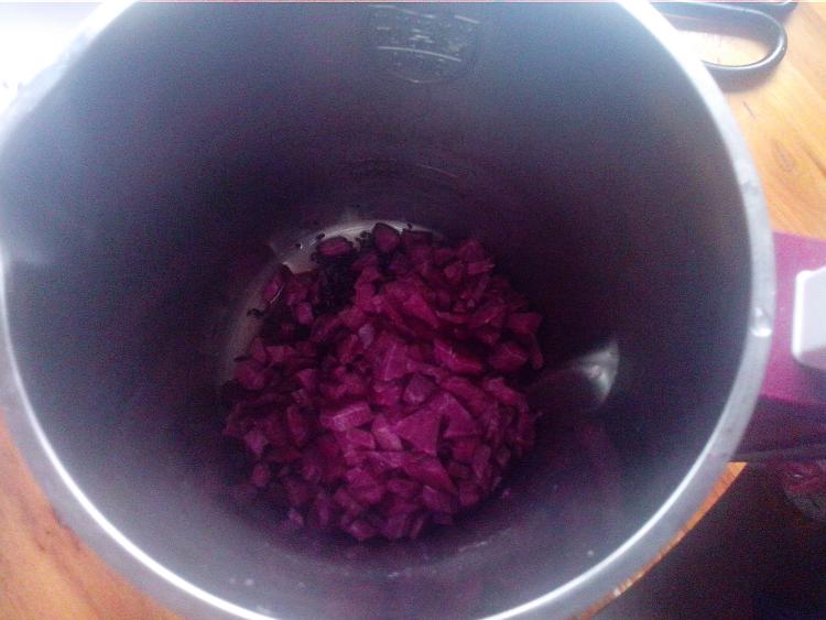 紫薯黑米芝麻糊步骤4