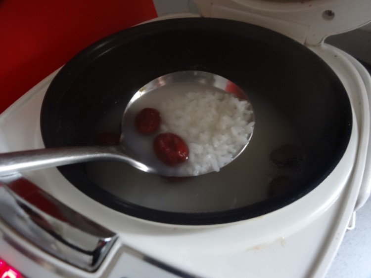 核桃黑芝麻红枣粥步骤8