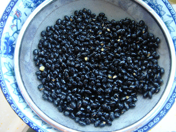 黑豆猪肚汤步骤3