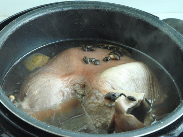 黑豆猪肚汤步骤6