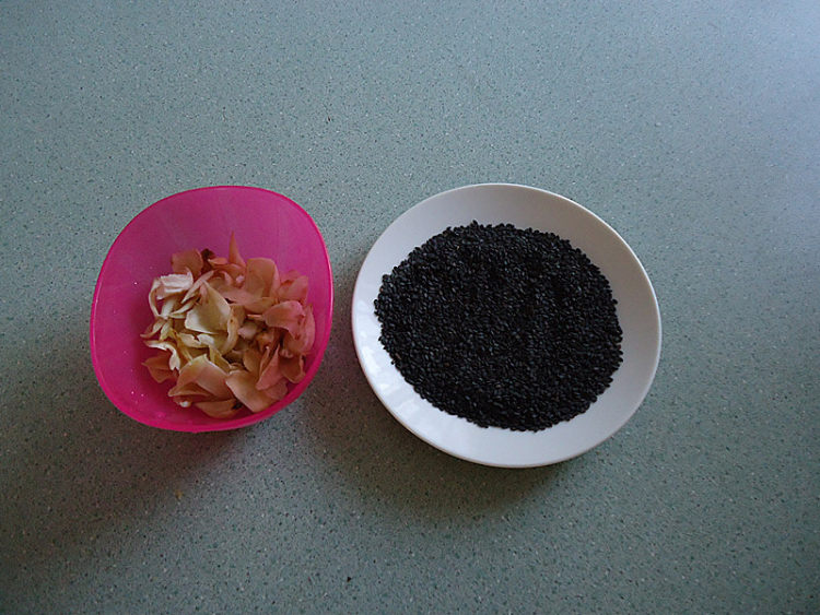 黑米黑豆粥步骤4
