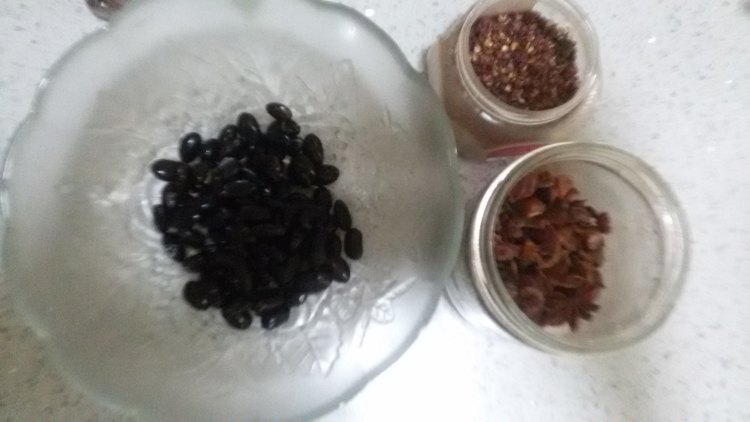 五香黑豆步骤1