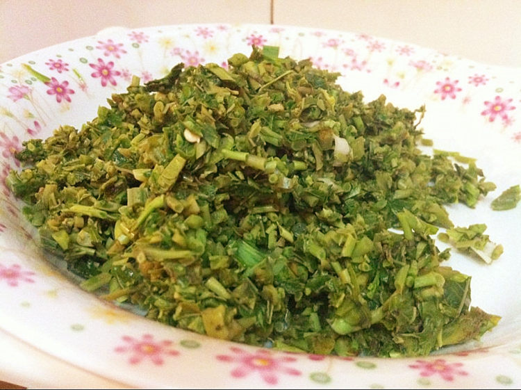 香椿鸡蛋饼步骤1
