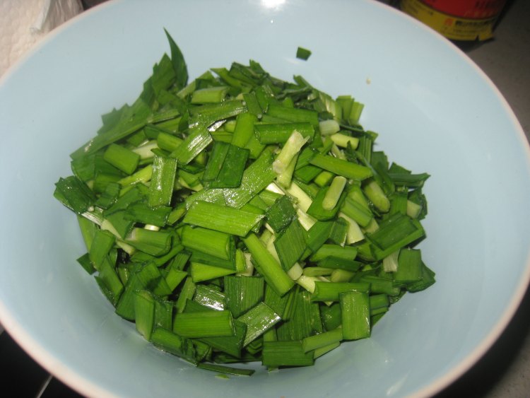 猪油炒韭菜步骤1