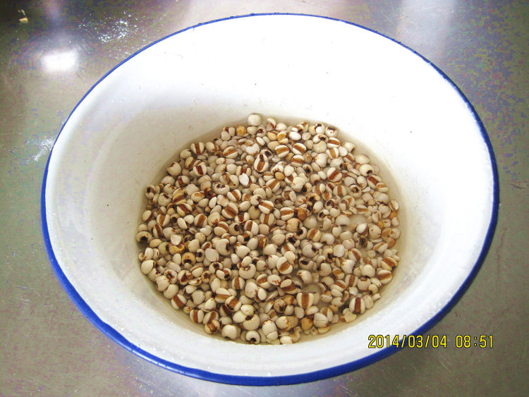 红豆薏米养生粥步骤2