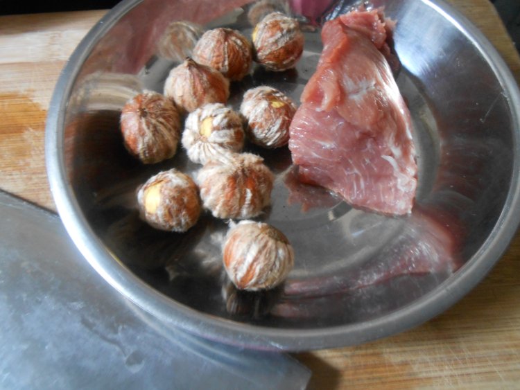 栗子蒸肉饼步骤1