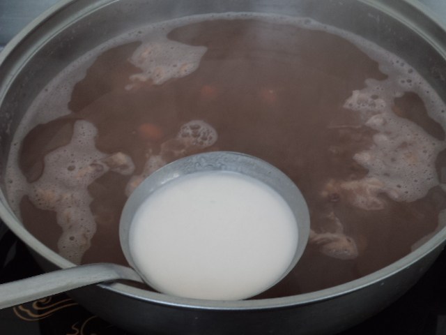 莲子红豆银耳羹步骤9
