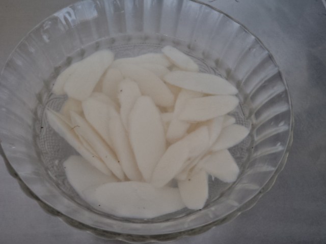 彩椒炒山药步骤2