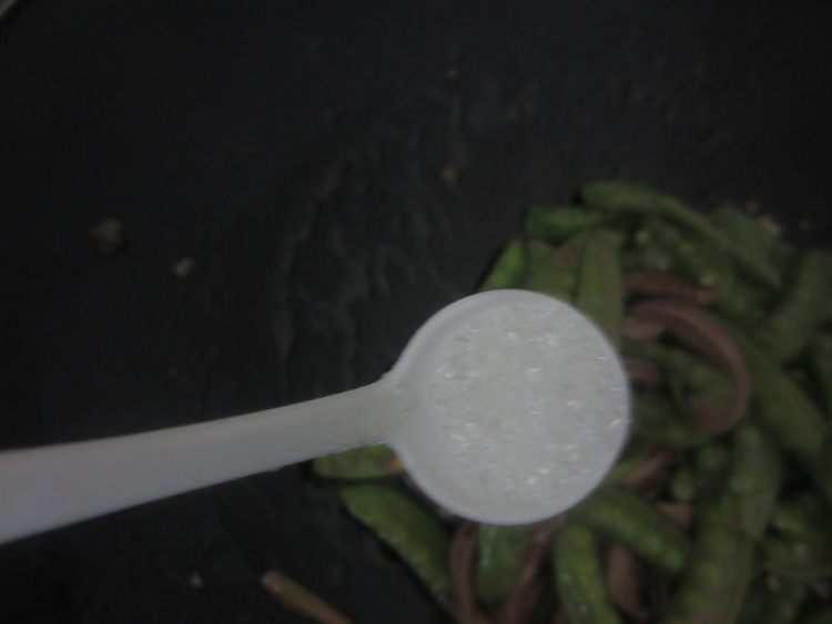 荷兰豆炒腰花步骤8