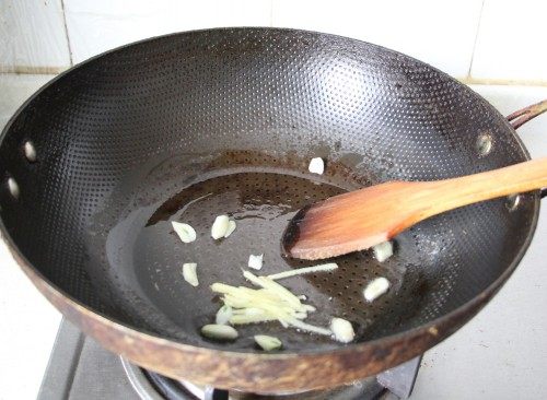 韭黄炒腰花步骤5