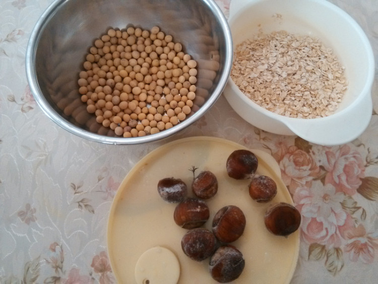 燕麦板栗豆浆步骤1