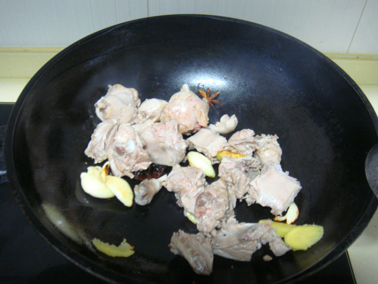 栗子焖鸭肉步骤7
