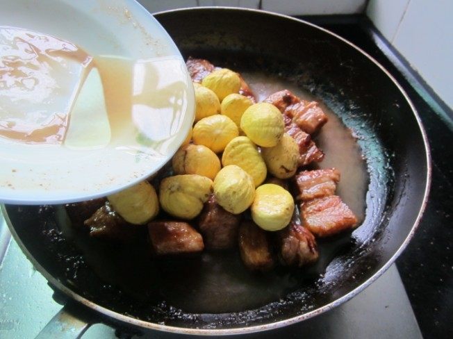 栗子焖肉步骤8