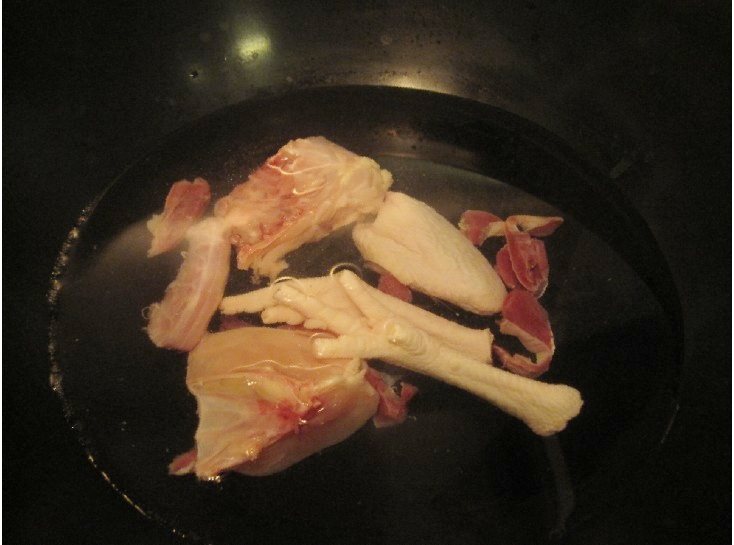 蟹味菇虫草花鸡汤步骤3