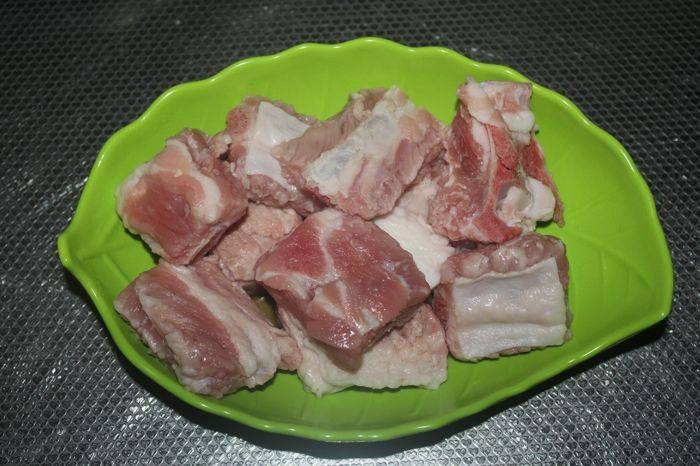 红姑豆腐排骨汤步骤1