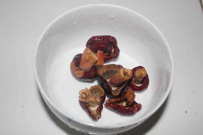 红姑豆腐排骨汤步骤4