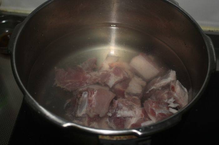 红姑豆腐排骨汤步骤2
