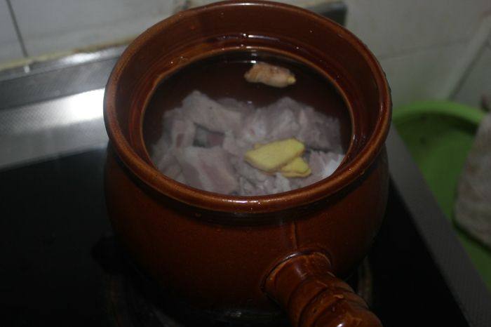 红姑豆腐排骨汤步骤3