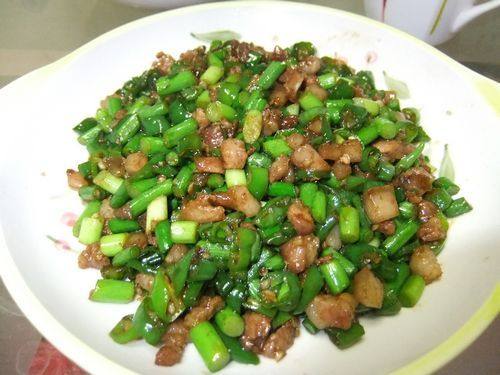 尖椒蒜薹肉末步骤8