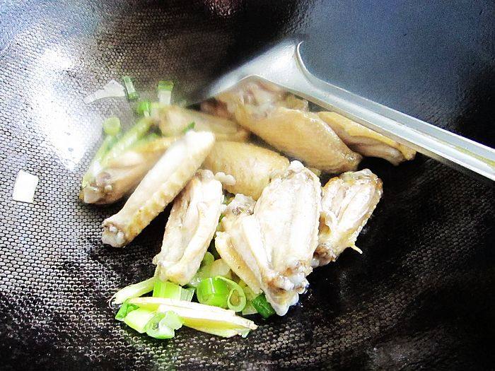 栗子炖鸡翅步骤8