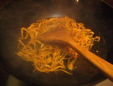 瘦肉虫草花汤步骤4