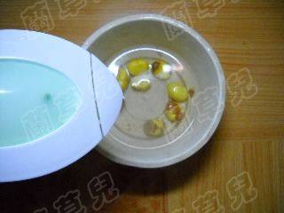补肾健脾枸杞栗子银耳步骤3