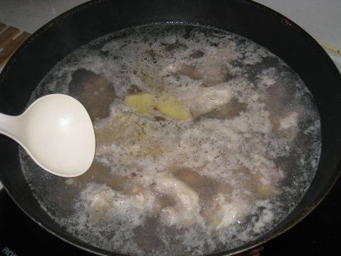 虫草花煲土鸡步骤4