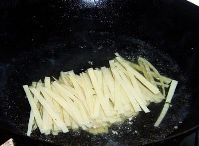 肉丝千张炒韭菜步骤4
