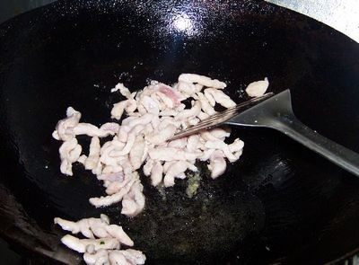 肉丝千张炒韭菜步骤6