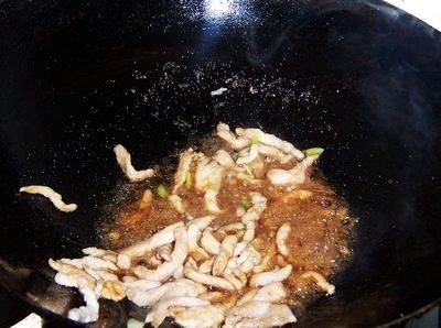 肉丝千张炒韭菜步骤7