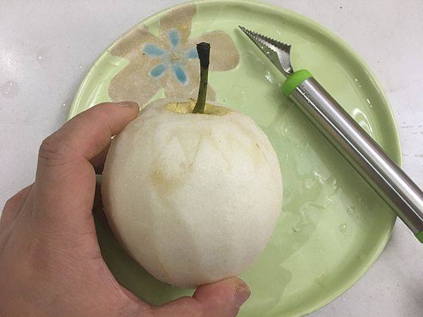 冰糖蒸雪梨步骤3