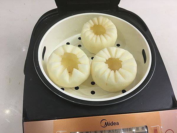 冰糖蒸雪梨步骤7