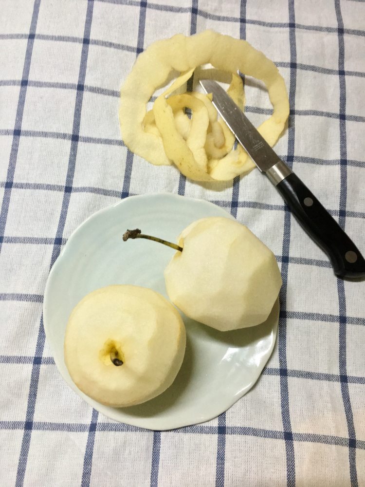 红酒炖梨步骤2