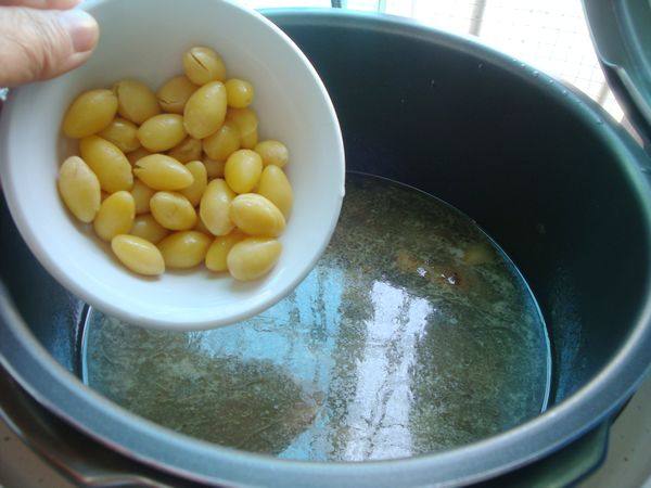 白果老鸭汤步骤8
