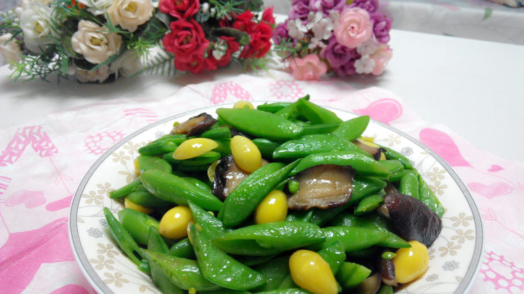 白果香菇素炒甜豆步骤9