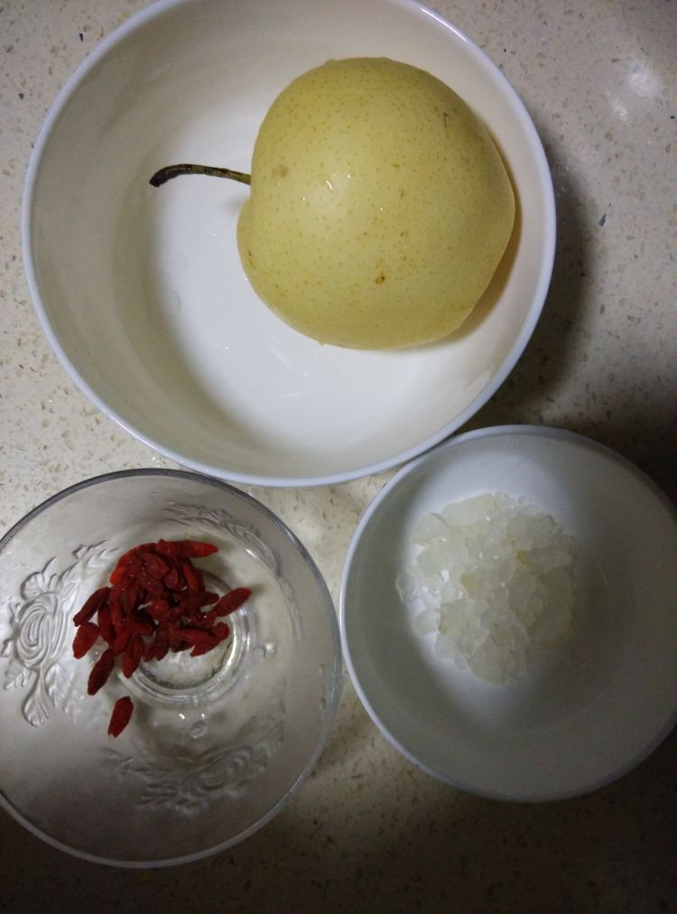 冰糖梨儿糖水步骤1