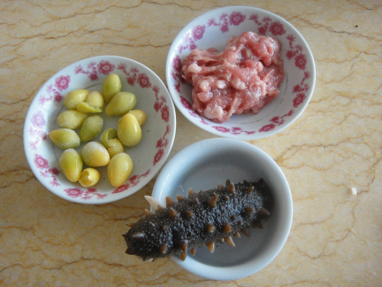 海参白果瘦肉粥步骤2